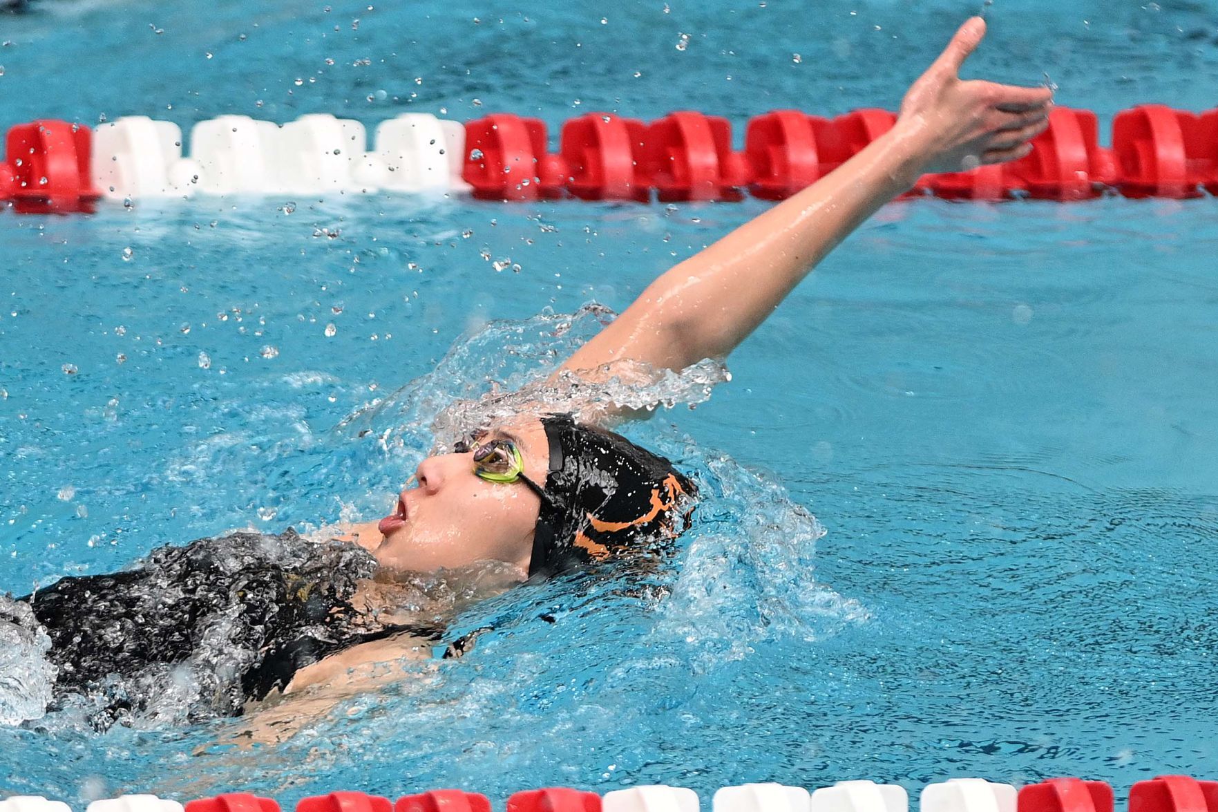 Swimming girls 2A 4